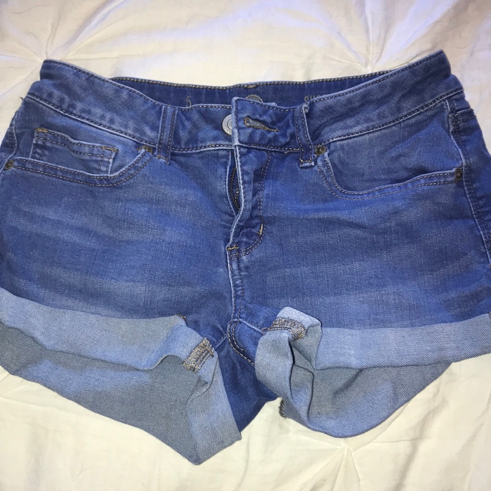 blue jean shorts, never worn, size 5